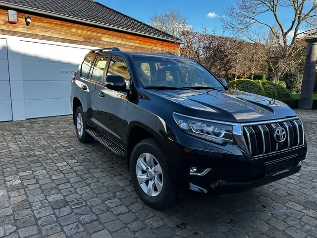 Toyota Land Cruiser 43.719 EUR + 21% BTW (BTW aftrekbaar)