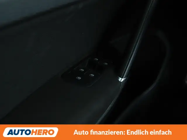 Volkswagen Golf view 24