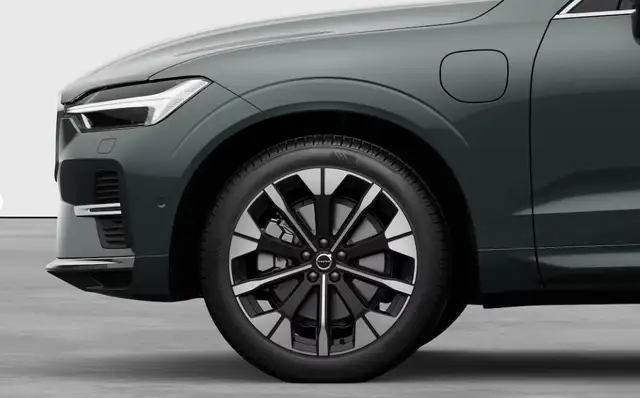 Volvo XC60 T6 AWD PHEV Ultra Bright Ansicht 3