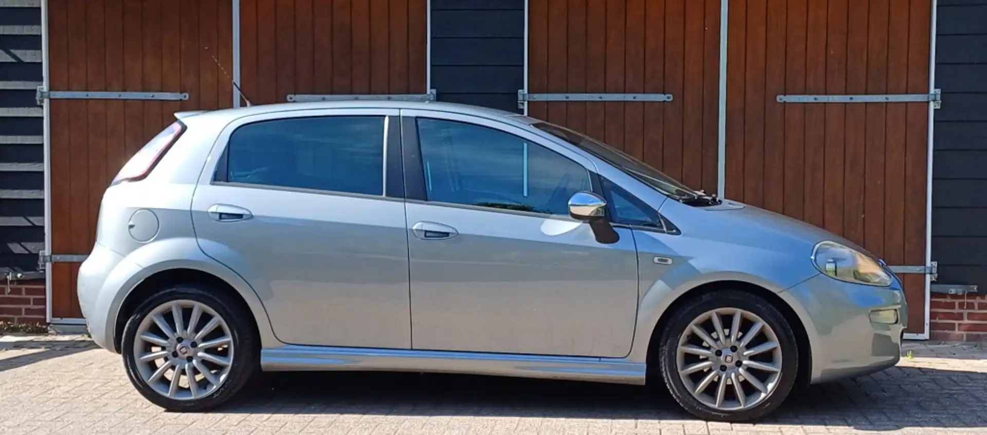 Fiat Punto Evo 0.9 TwinAir Sport, Airco, Bluetooth, Cruise contro Gris - 2