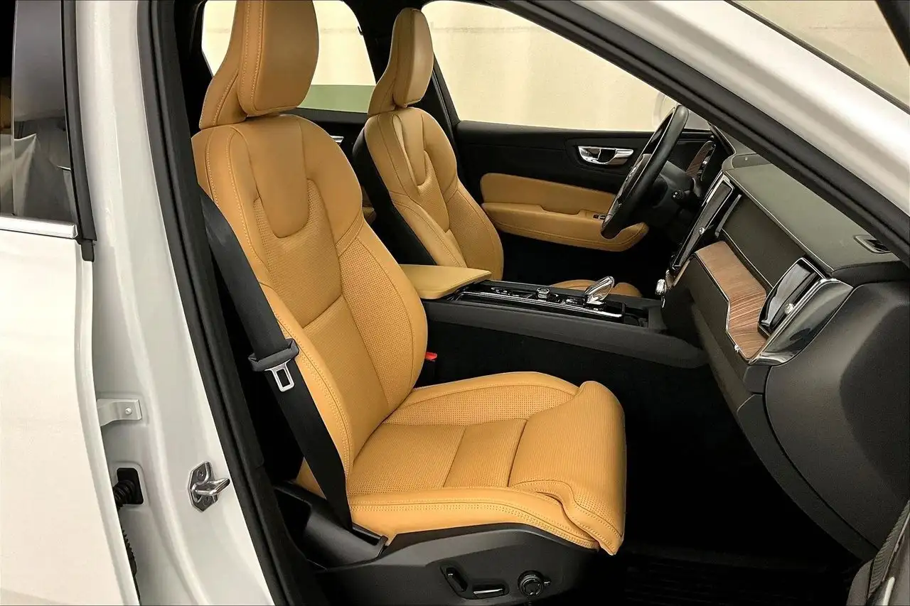 Volvo XC60 снимка Volvo XC60