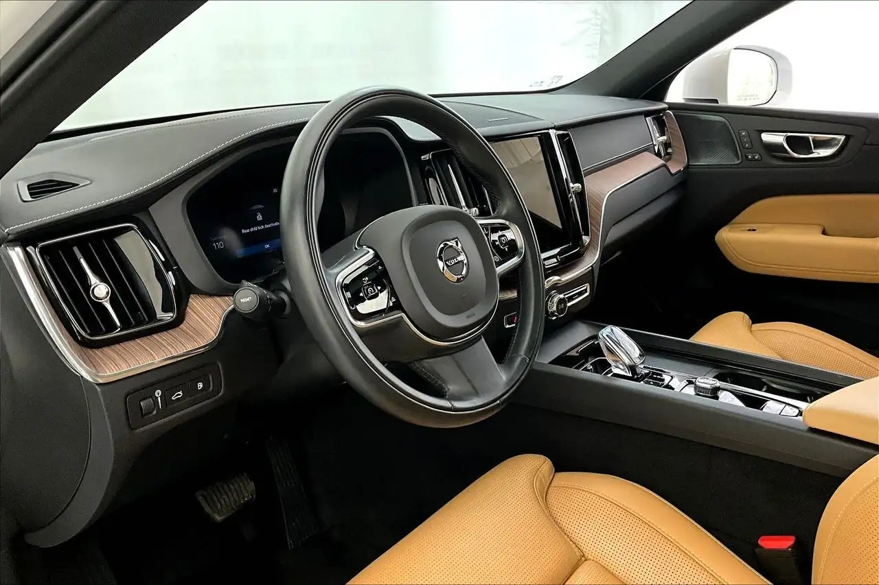 Volvo XC60 снимка Volvo XC60