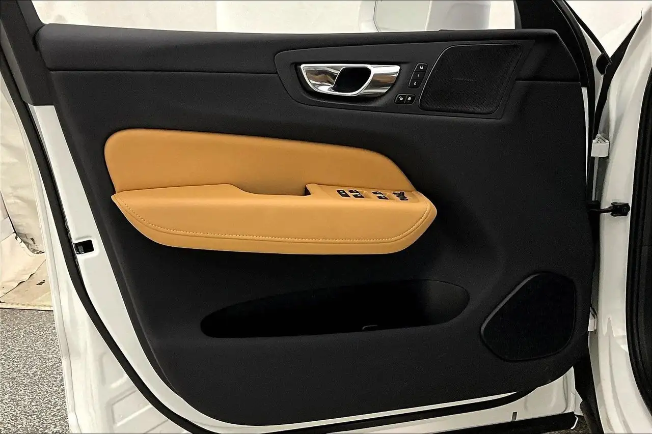 Volvo XC60 снимка Volvo XC60