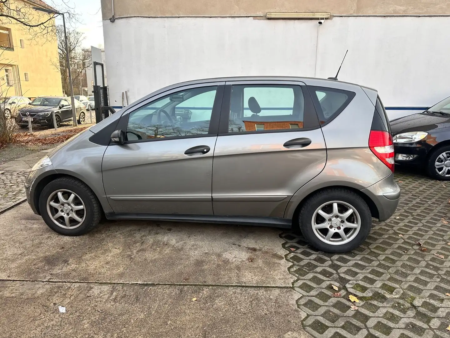 Mercedes-Benz A 150 A A 150*HU09/2026* Grau - 2