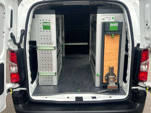 Imagine Peugeot Partner Premium L2 Regale Werkstatt Navi PDC