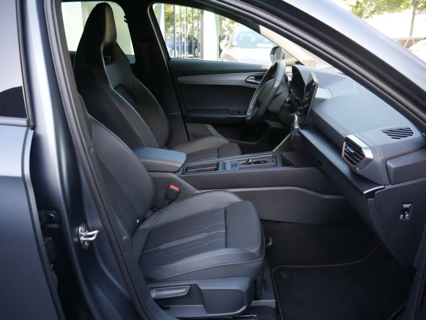 CUPRA Formentor 2.5 TSI VZ5 4Drive LED 360° BEATS Grau - 2