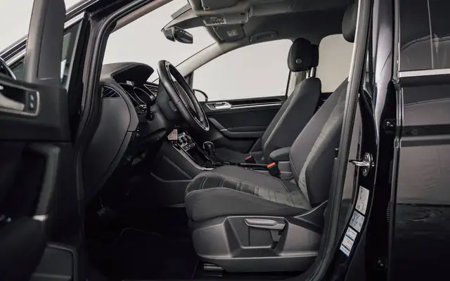 Volkswagen Touran view 12
