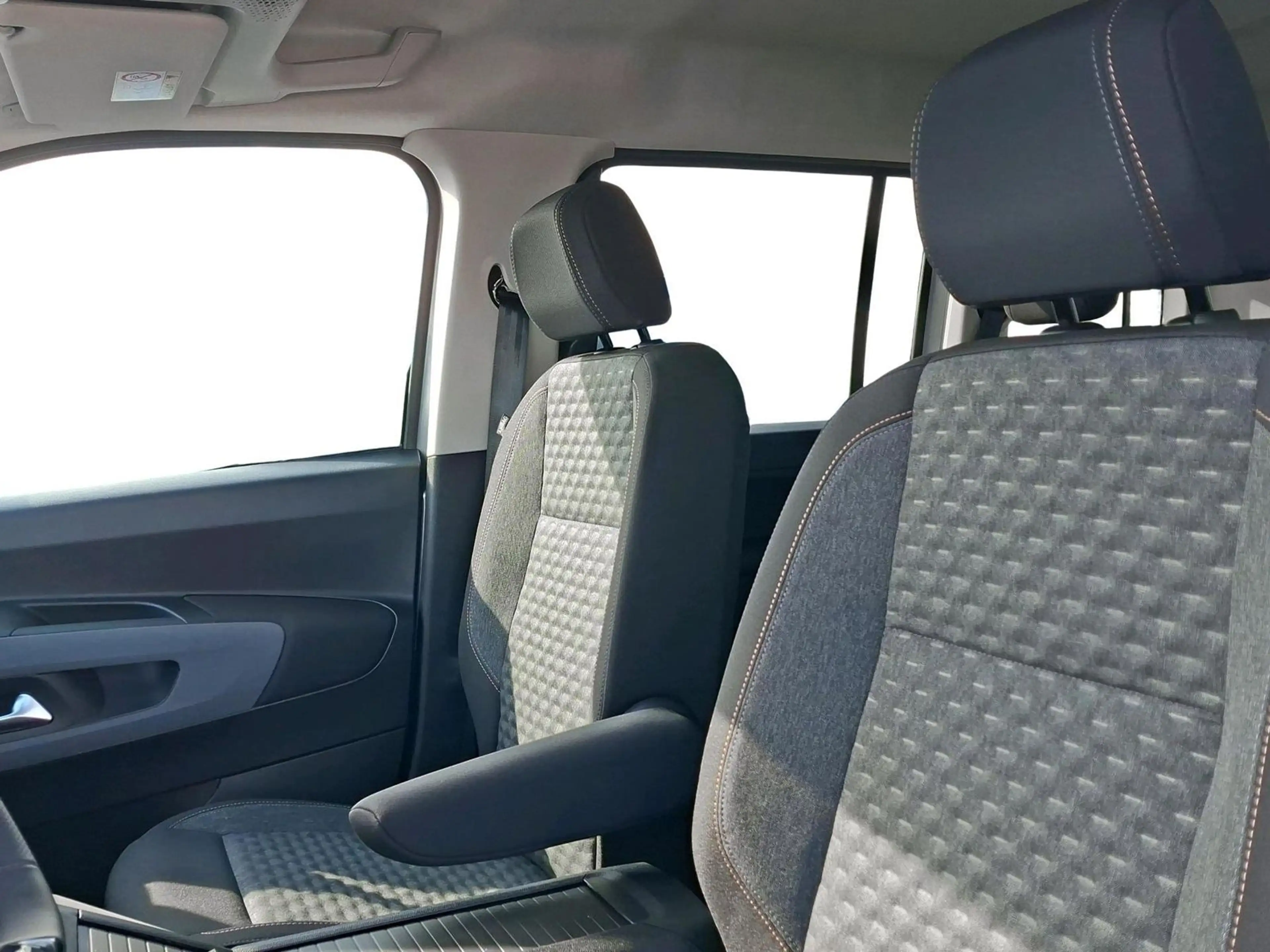 Peugeot Rifter L1 GT Diesel 130 EAT8 — photo 7