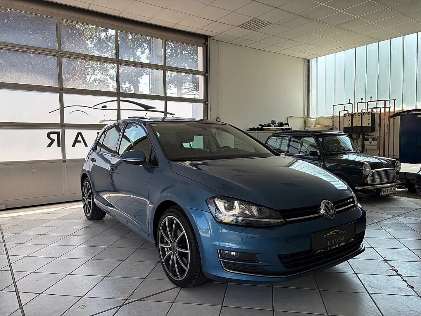 Volkswagen Golf Sky 2,0 TDI 4Motion Blau - 1