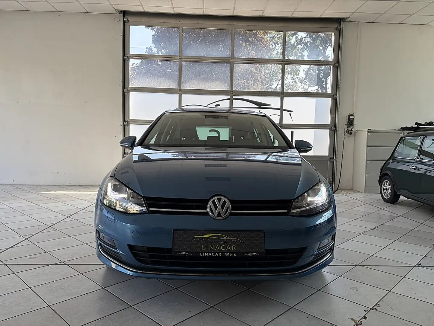 Volkswagen Golf Sky 2,0 TDI 4Motion Blau - 2