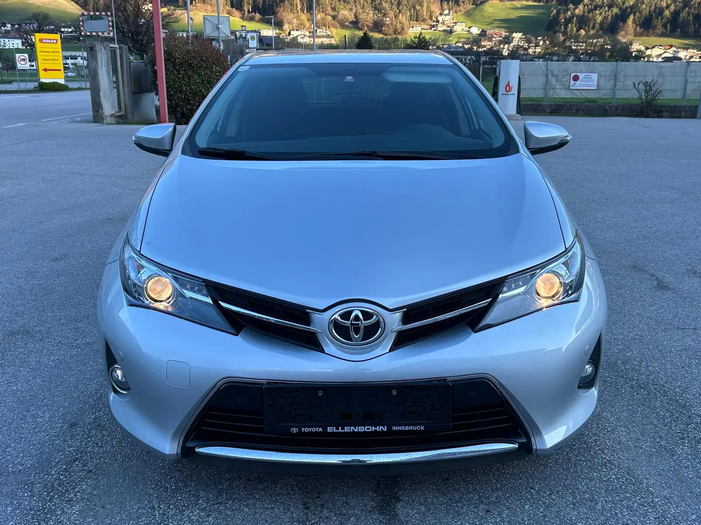 Toyota Auris Auris 1,4 D-4D Feel! Feel! Silber - 2