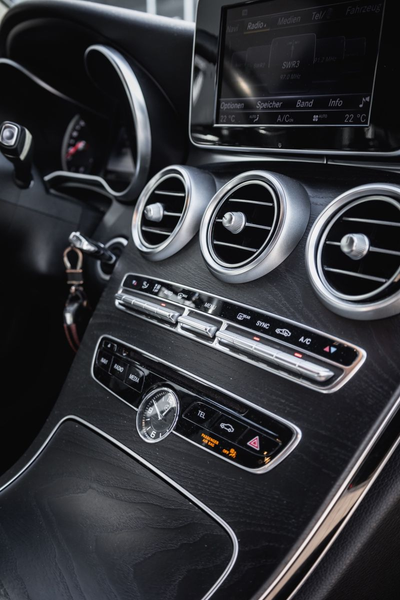 Mercedes-Benz C 250 Limousine BlueTec /  4Matic / AMG-Line — photo 14