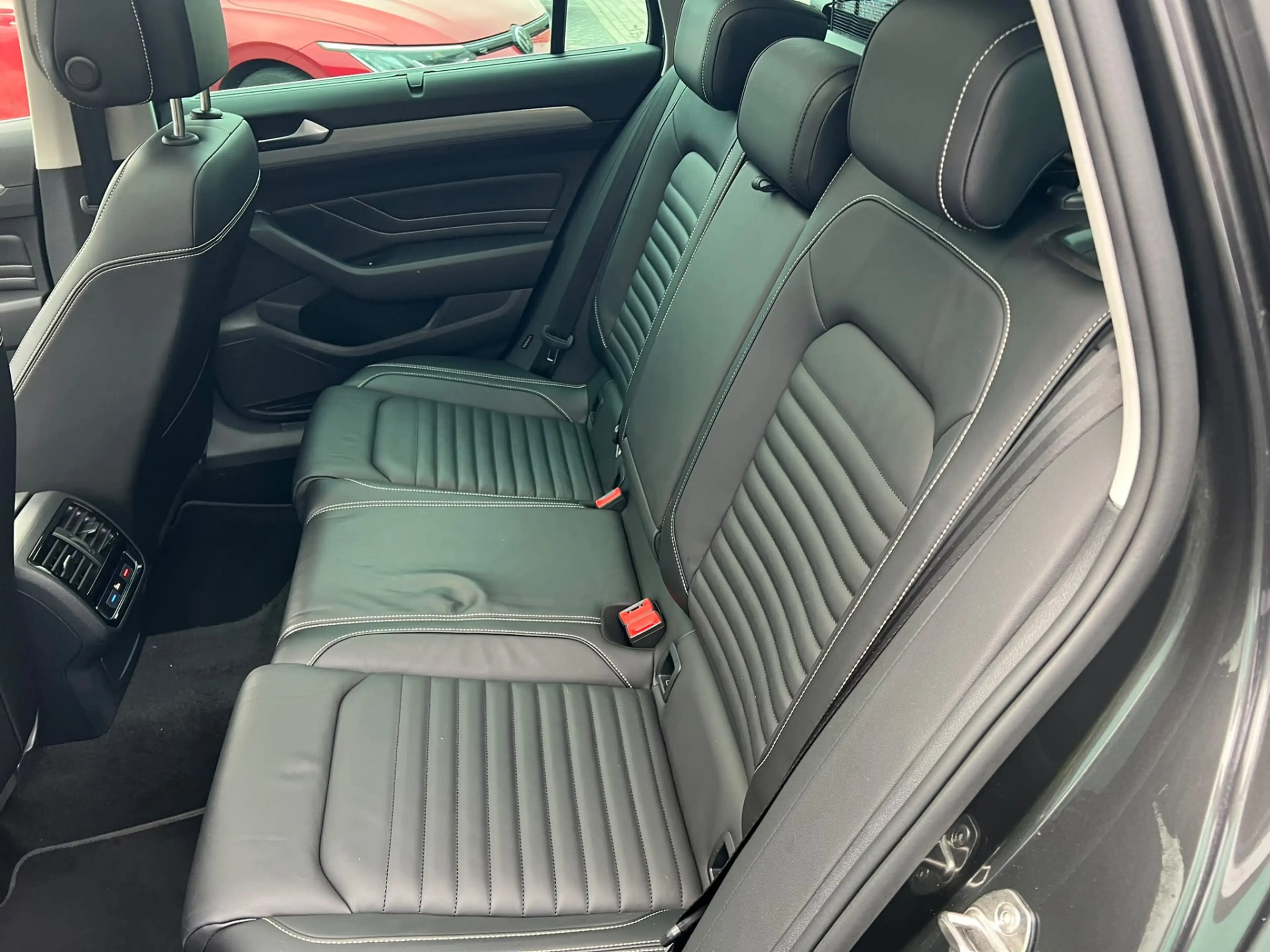 Volkswagen Passat Variant 1.4 TSI PHEV GTE pano, leer, camera, trekhaak, vir — photo 23
