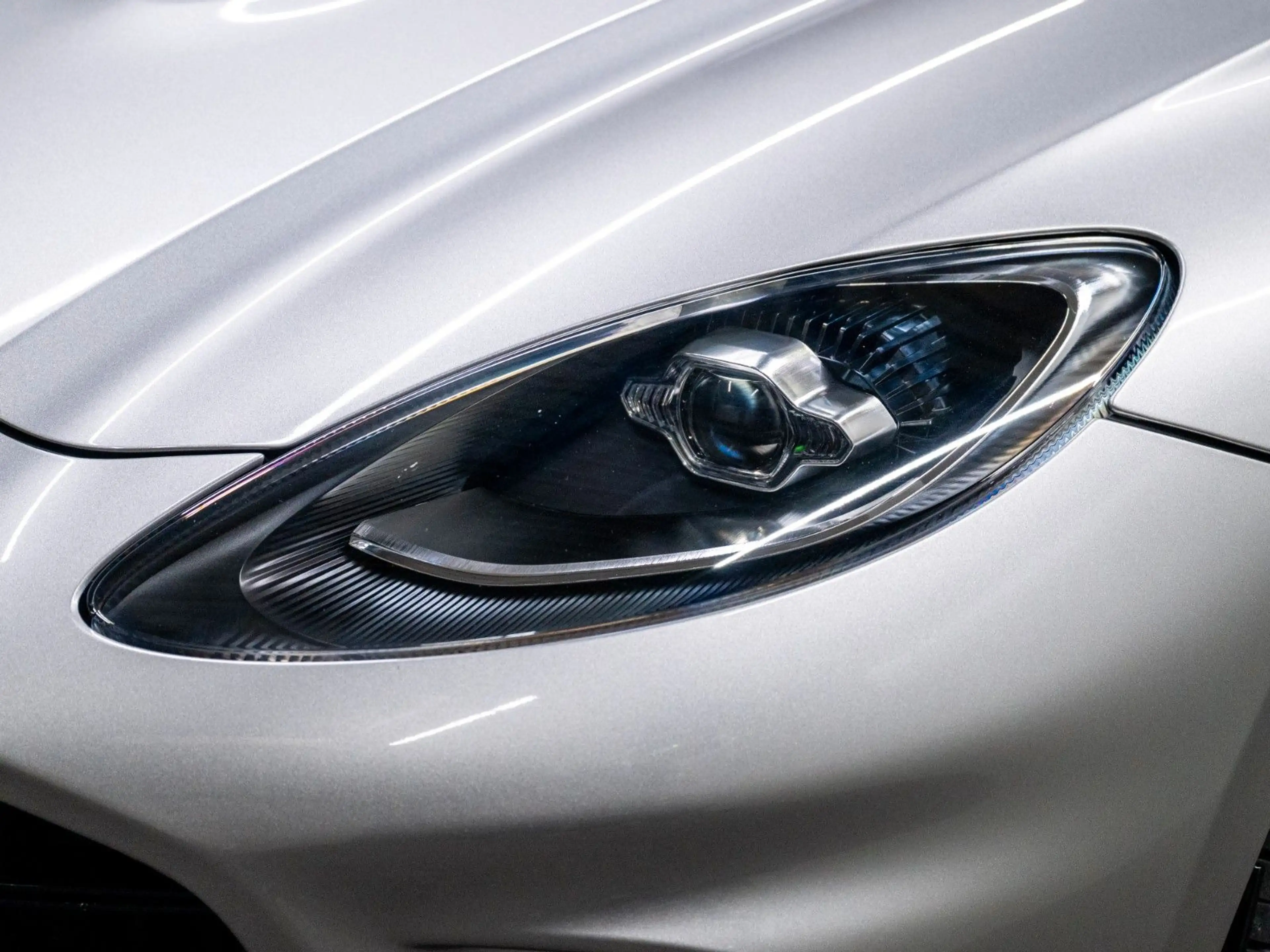 Aston Martin DBX 4.0 V8 707*FACELIFT*ACC*360* — photo 9