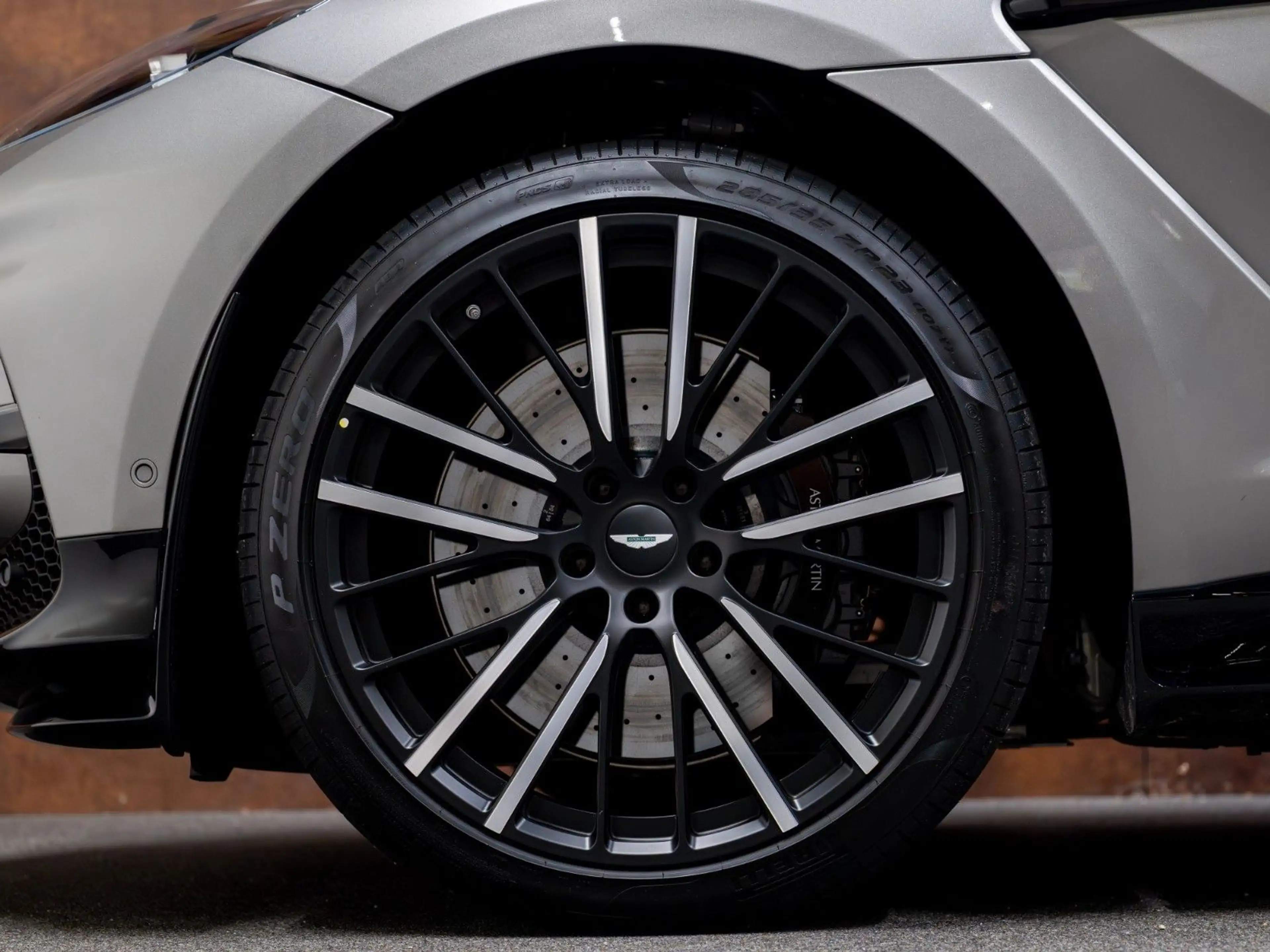 Aston Martin DBX 4.0 V8 707*FACELIFT*ACC*360* — photo 15