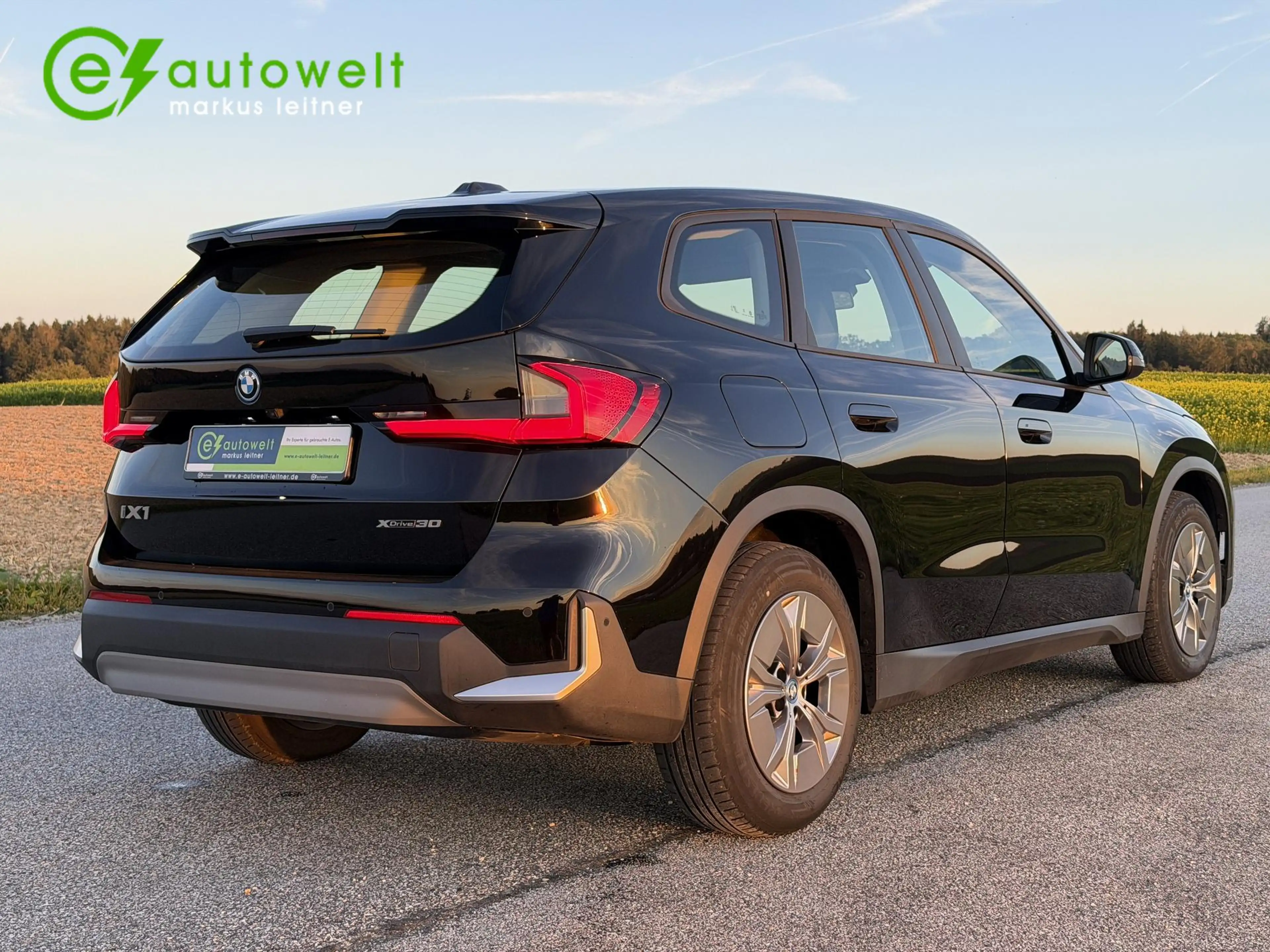 BMW iX1 xDrive30 64,8kWh adapt. LED Komfortzugang RFK — photo 4