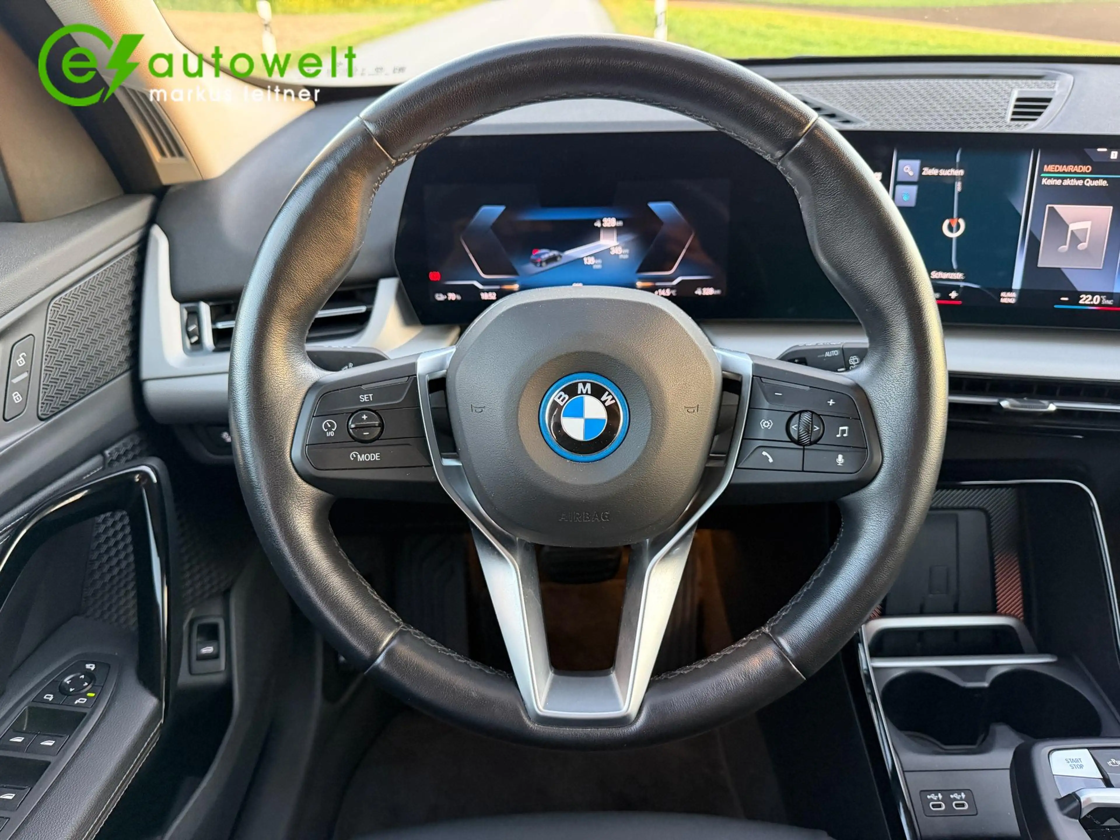 BMW iX1 xDrive30 64,8kWh adapt. LED Komfortzugang RFK — photo 11