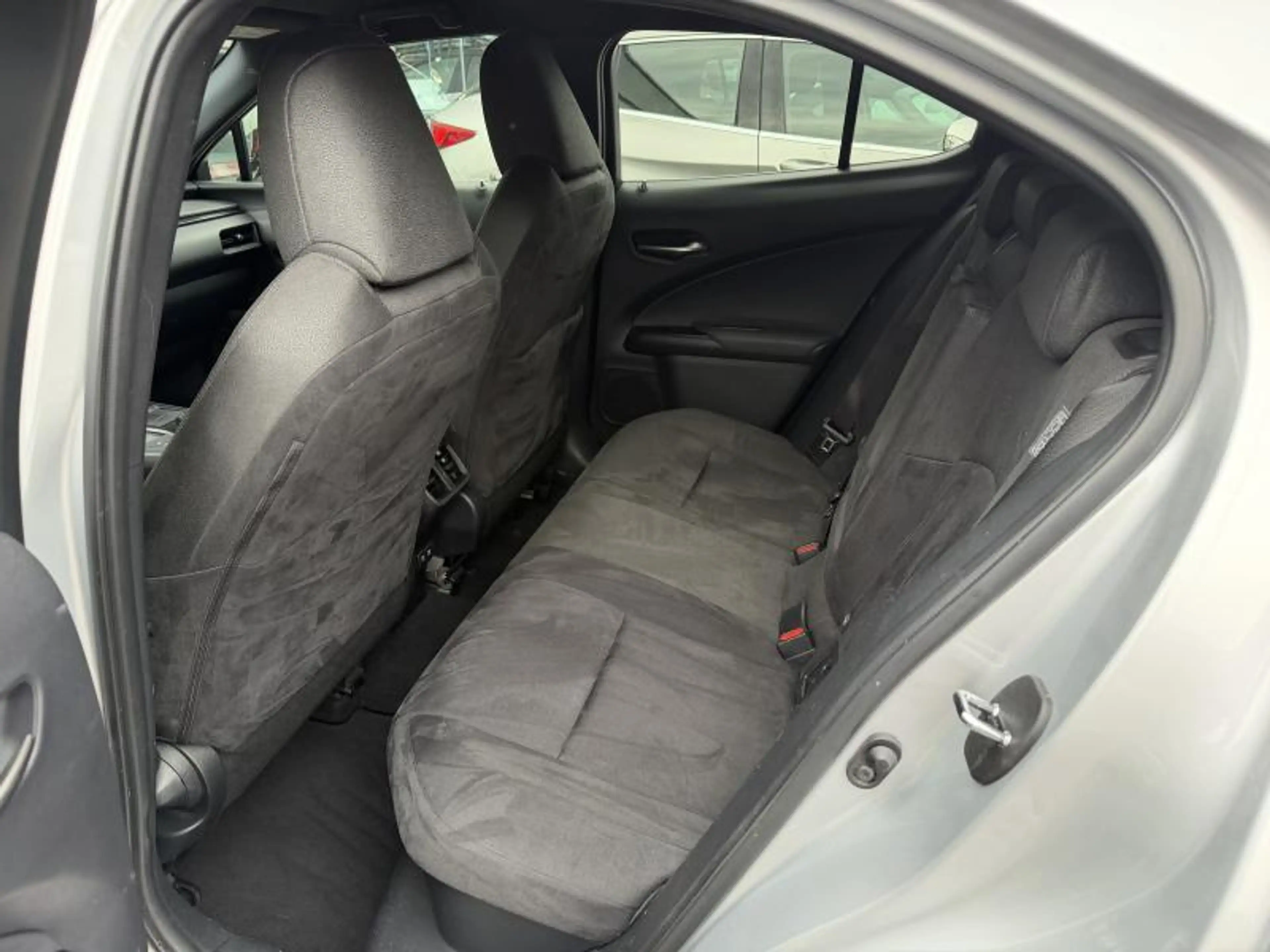 Lexus UX 250h 250h AWD Executive — photo 9