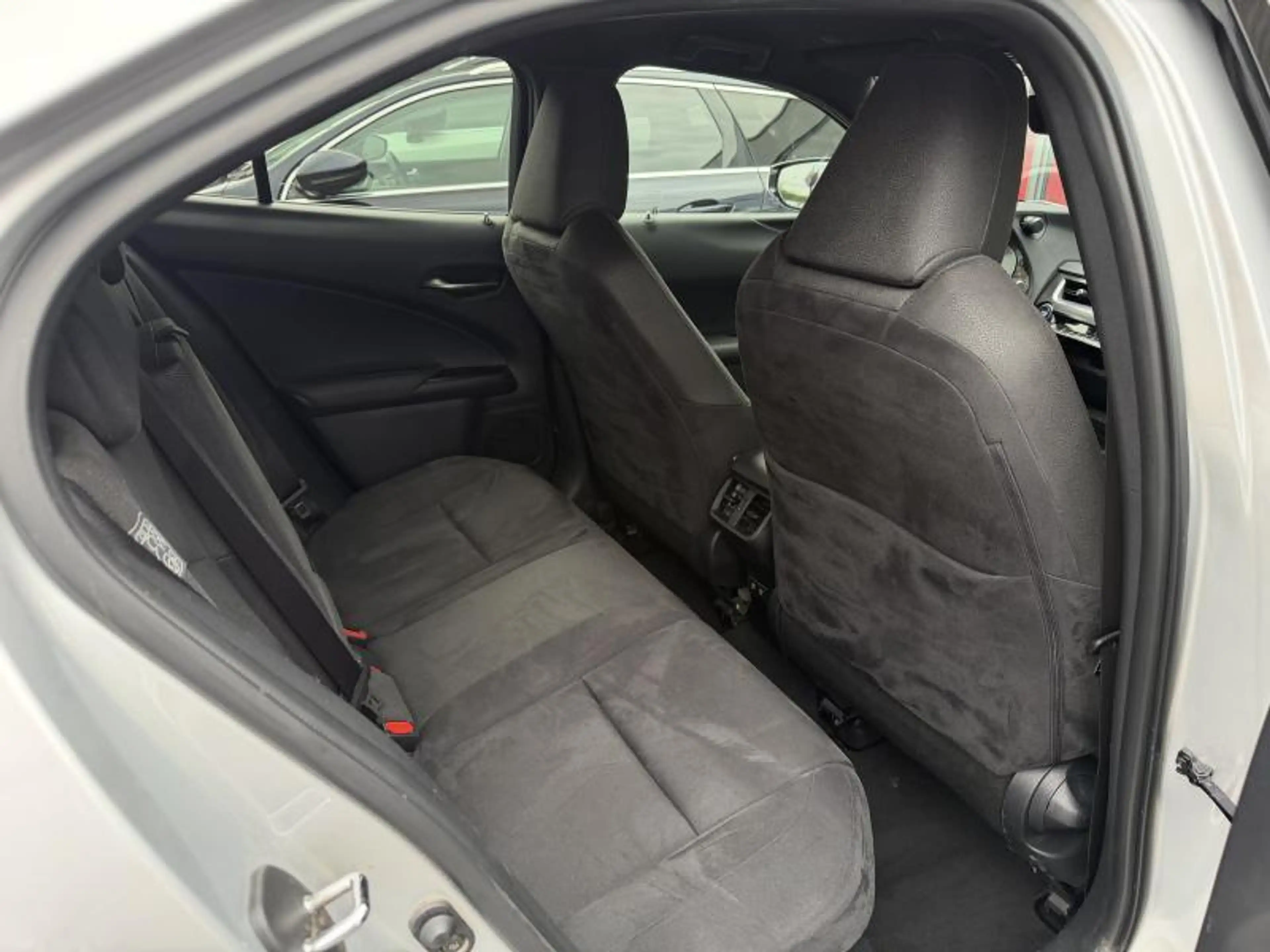 Lexus UX 250h 250h AWD Executive — photo 12