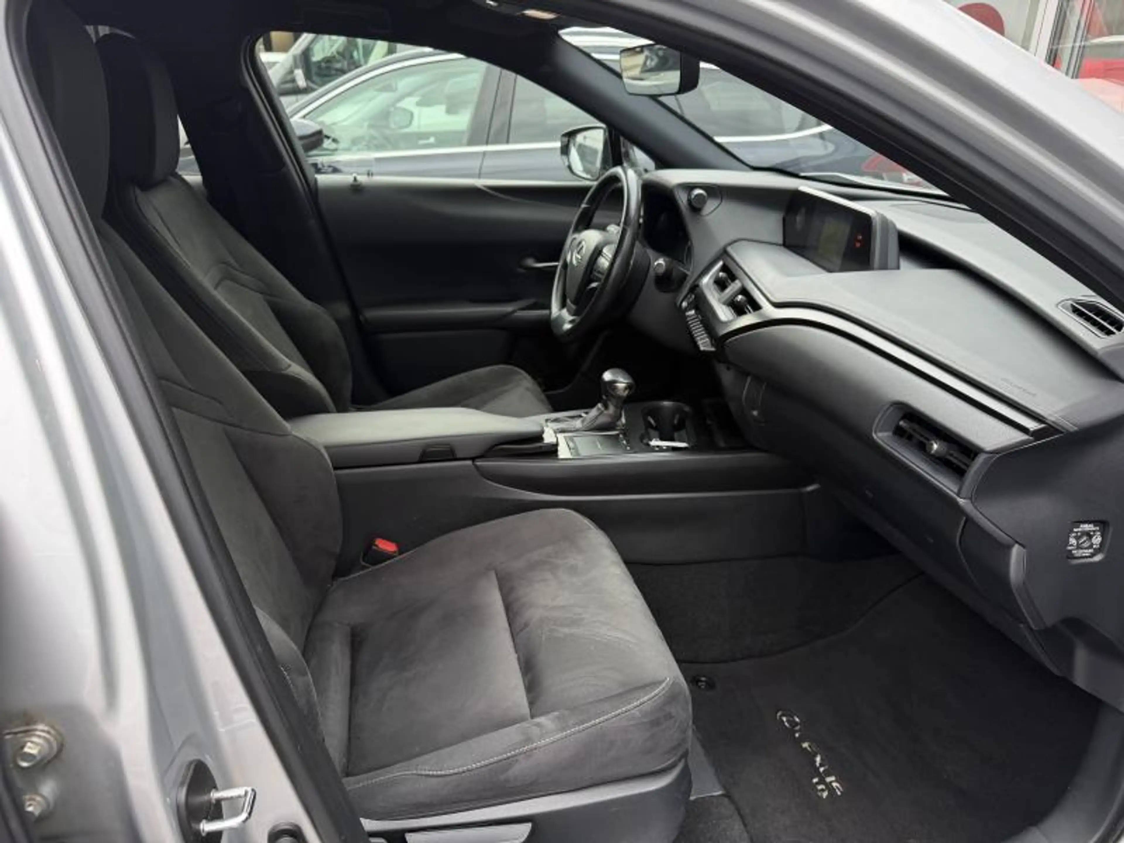 Lexus UX 250h 250h AWD Executive — photo 11