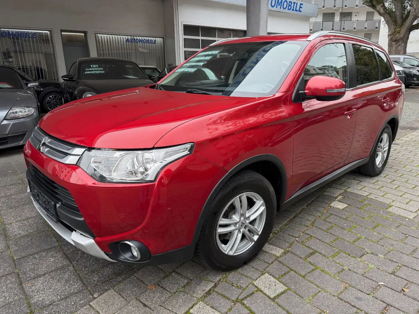 Mitsubishi Outlander Kolektion+ 4WD,Leder,Automatik,Kamera Rot - 1
