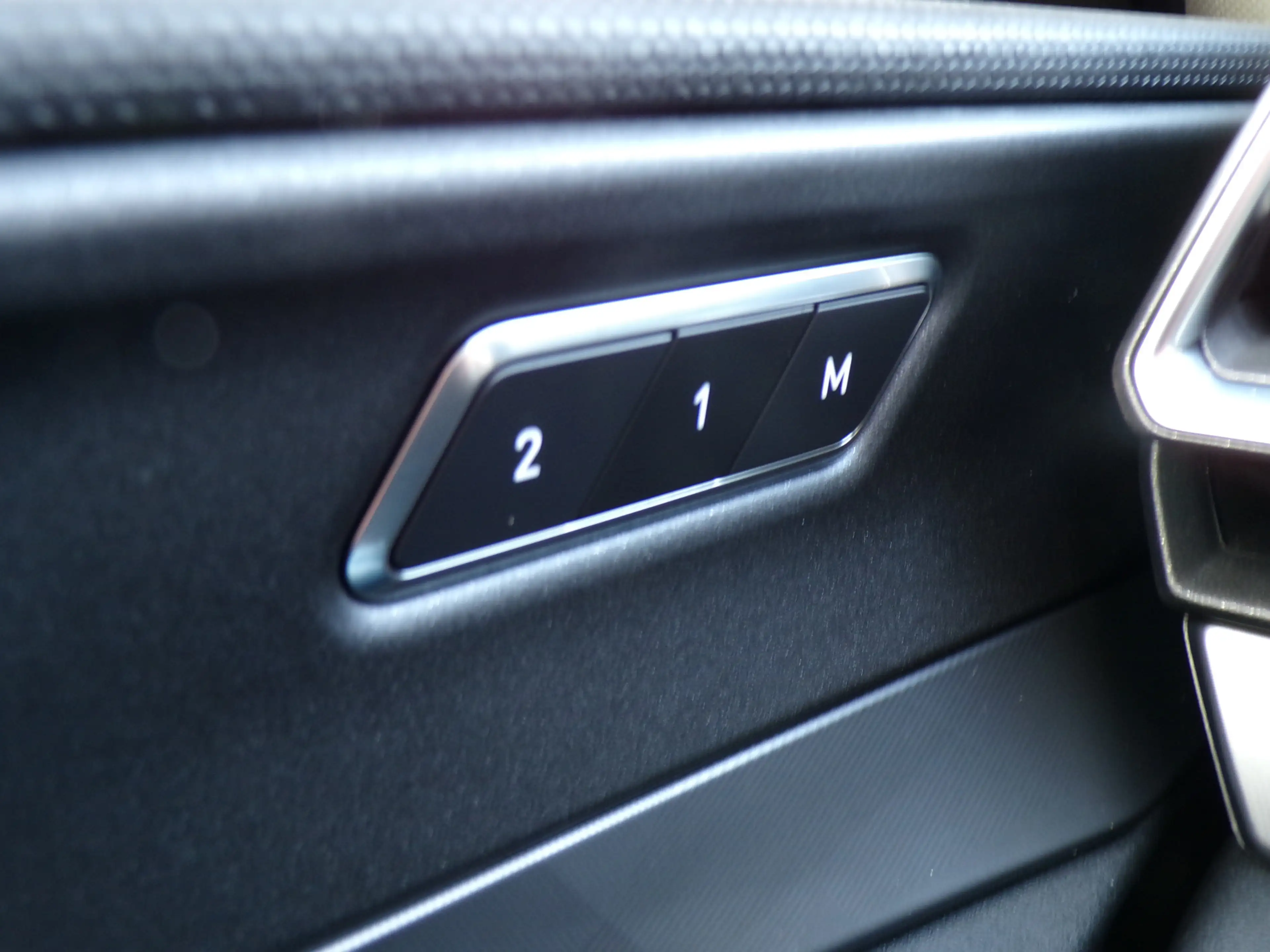 Lynk & Co 01 1.5, Black Style / Full LED / Elektr. Schuifdak / — photo 12