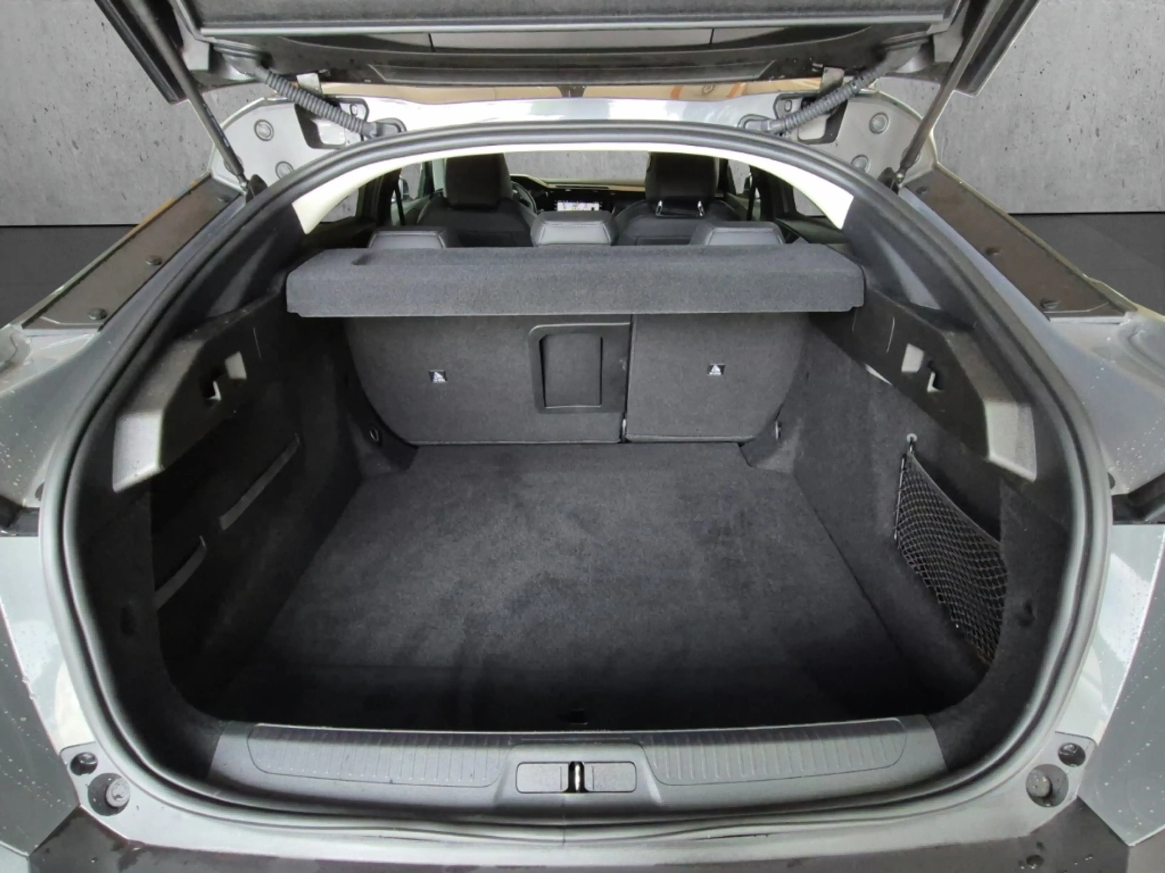 Peugeot 408 Allure PT130 EAT8 AHK-abnehmbar Navi Memory Sitze — photo 7