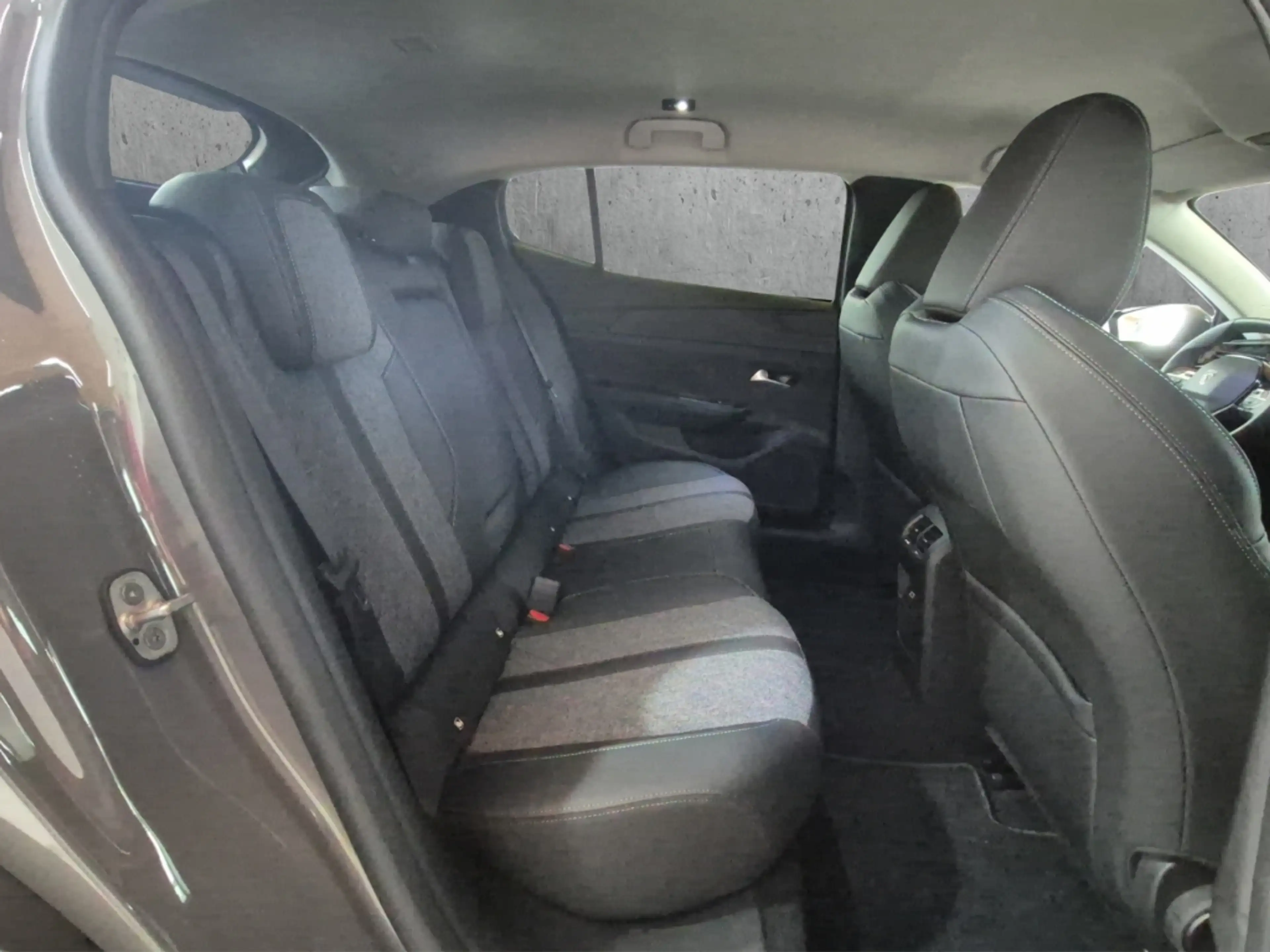 Peugeot 408 Allure PT130 EAT8 AHK-abnehmbar Navi Memory Sitze — photo 14