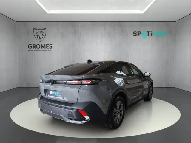 Peugeot 408 view 3