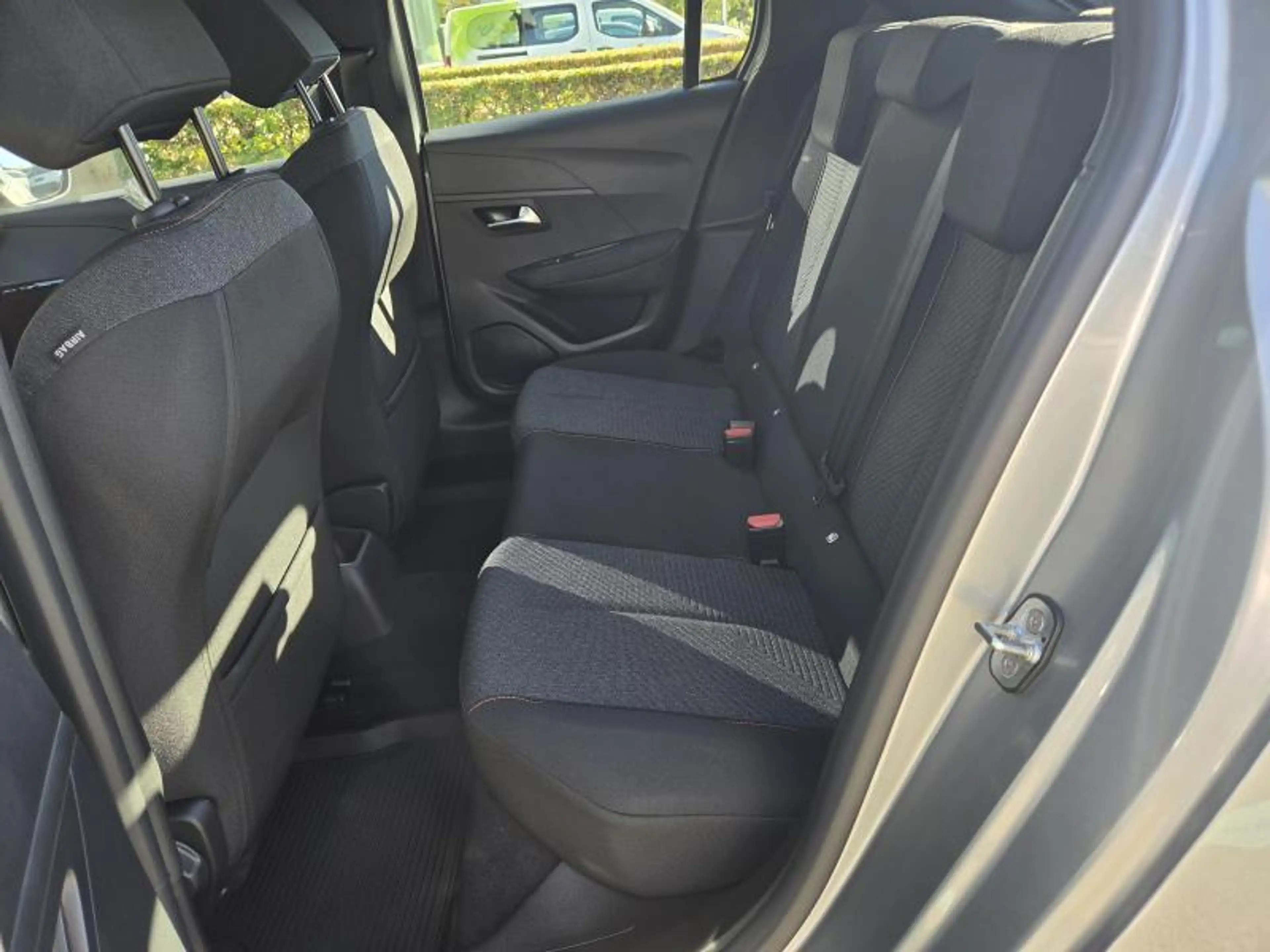Peugeot 208 STYLE 1.2 TURBO 100 — photo 11