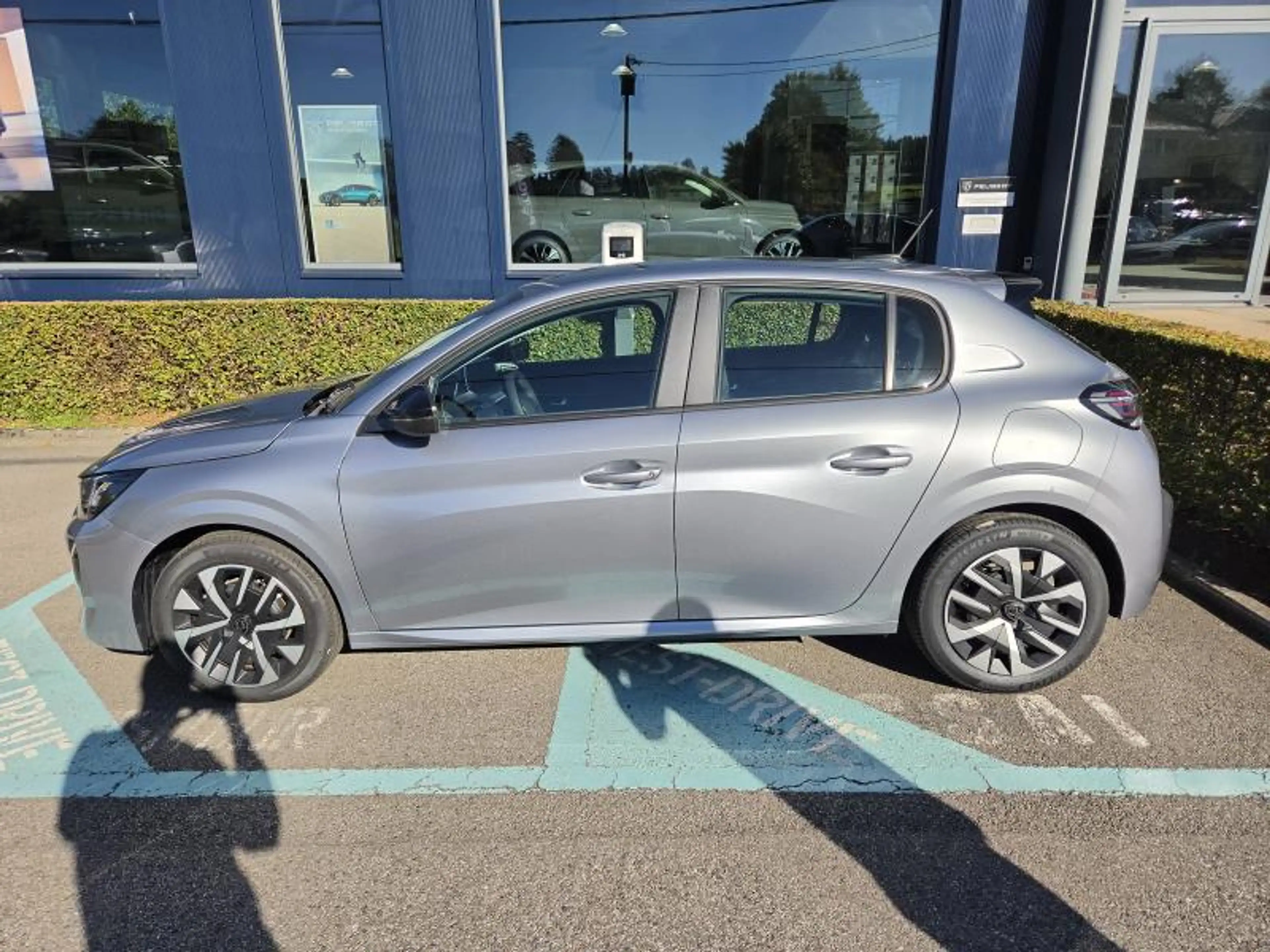 Peugeot 208 STYLE 1.2 TURBO 100 — photo 6