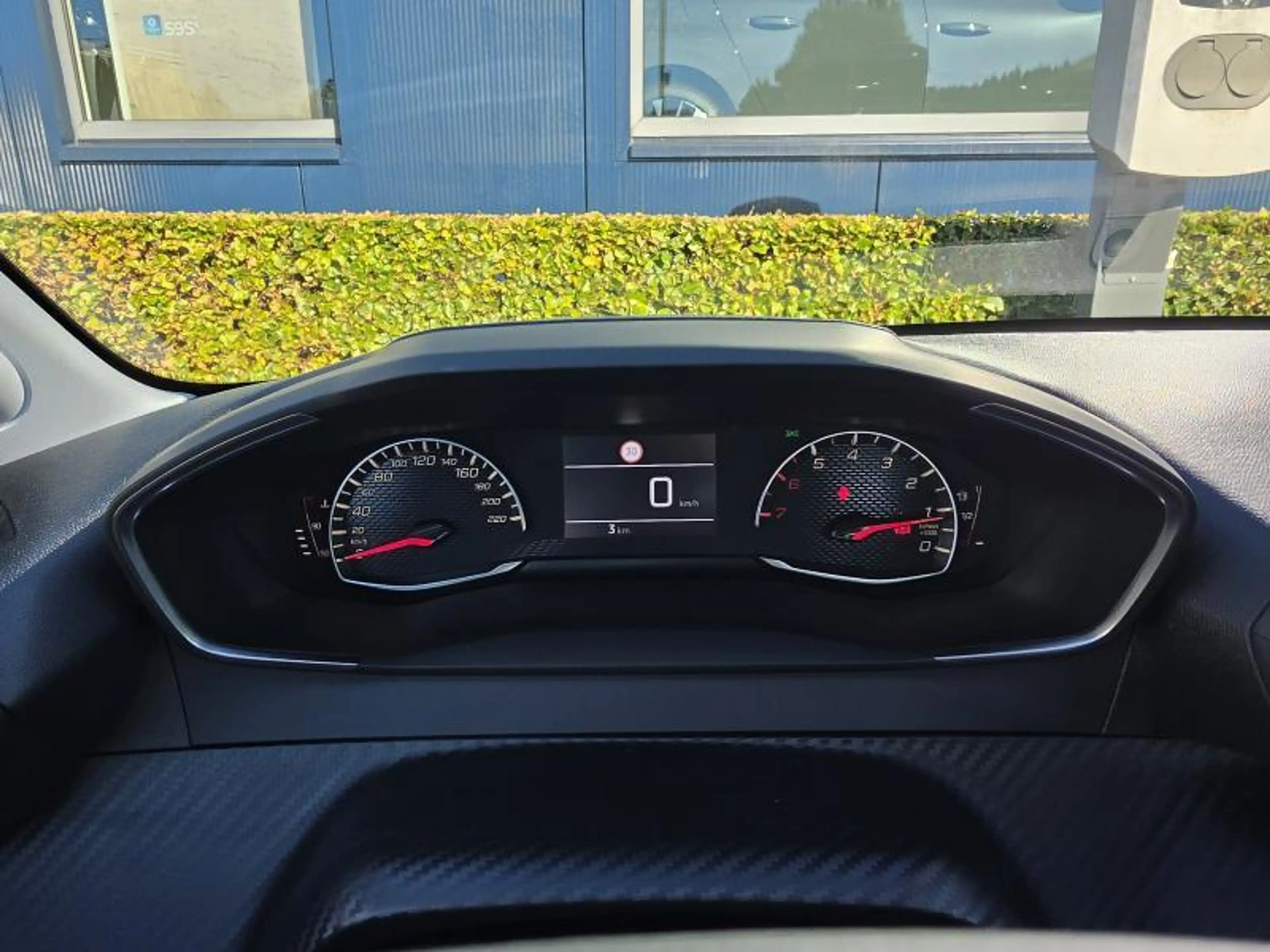 Peugeot 208 STYLE 1.2 TURBO 100 — photo 13