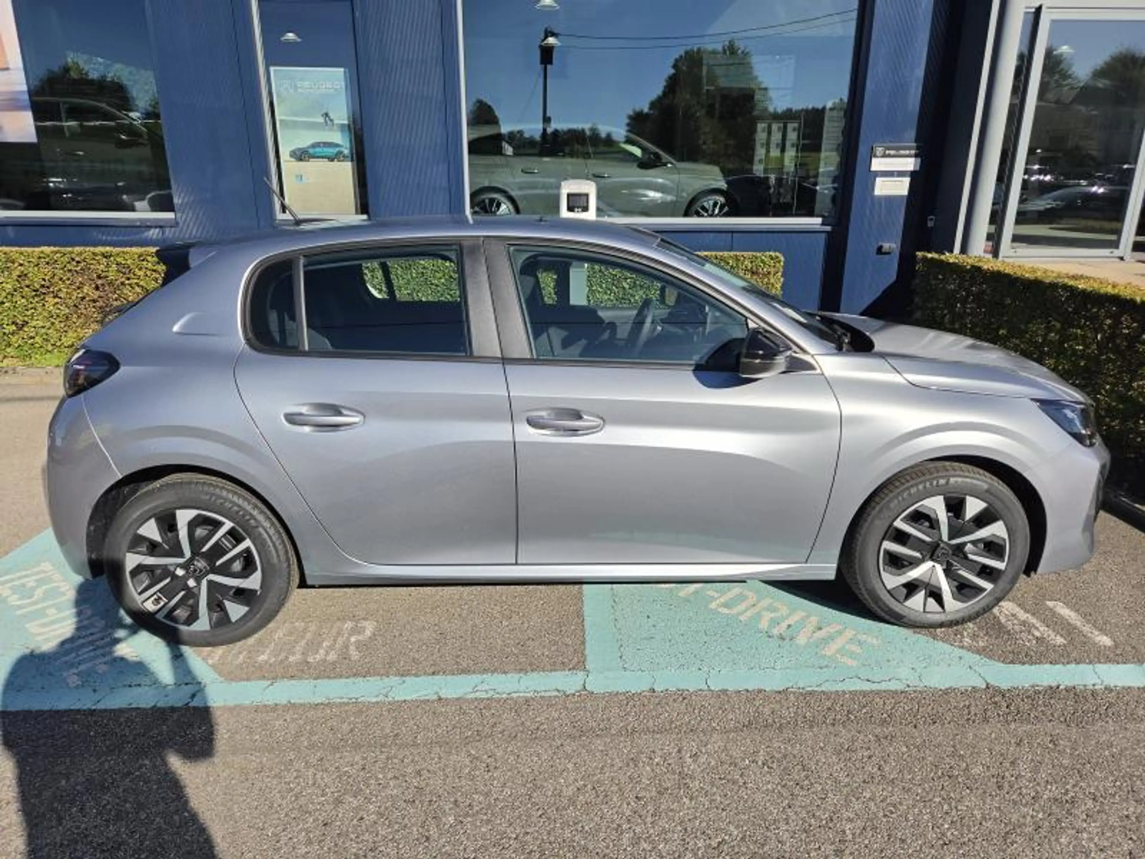 Peugeot 208 STYLE 1.2 TURBO 100 — photo 5