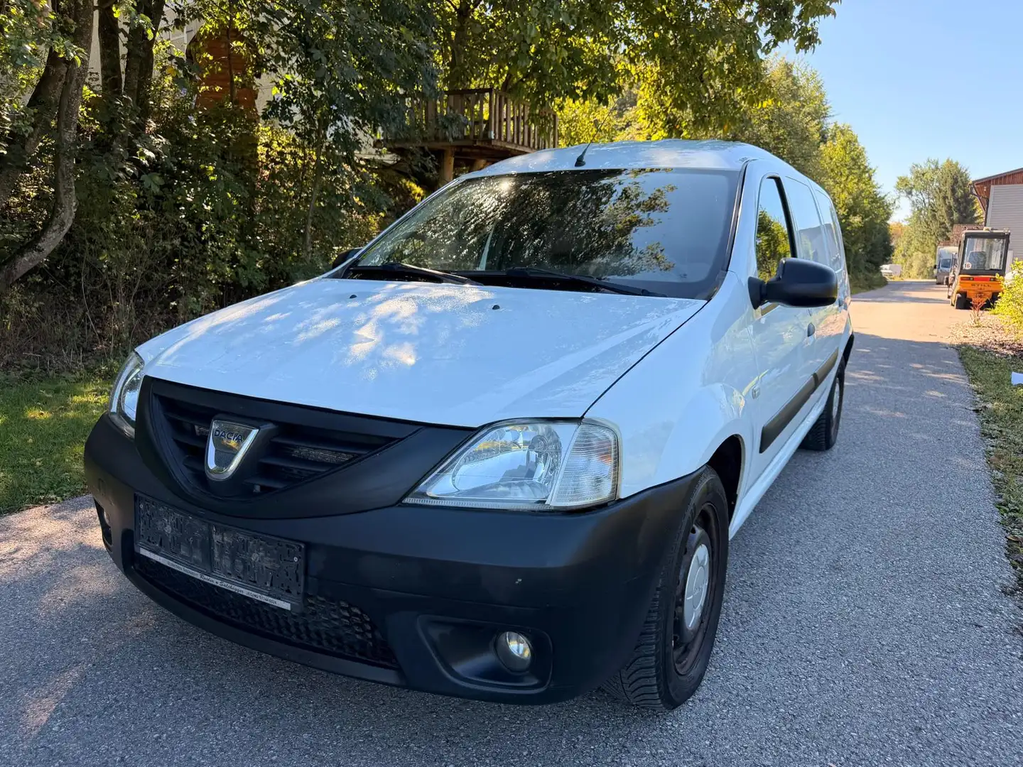 Dacia Logan Ambiance *KLIMA*AHK*PICKERL NEU* Weiß - 1