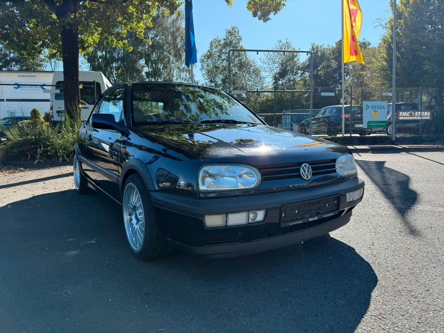 Volkswagen Golf 3 Cabrio*Service Voll*TÜVNEU*OLDTIMER* Negro - 1