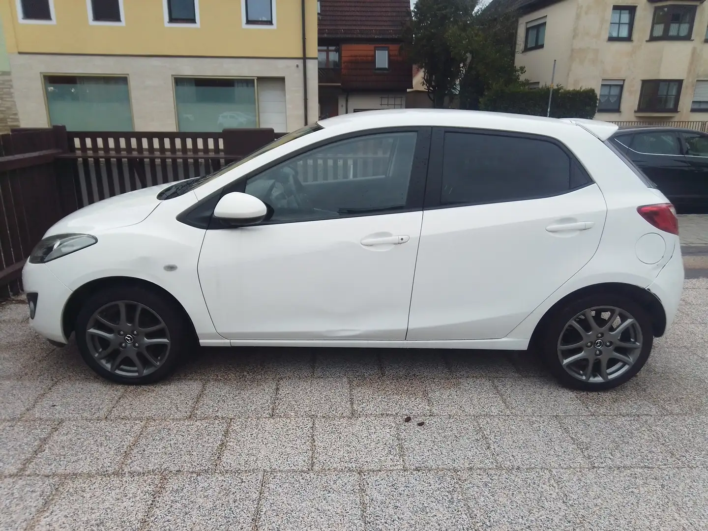 Mazda 2 2 lim. 1.3 edition 40 Jahre Weiß - 2
