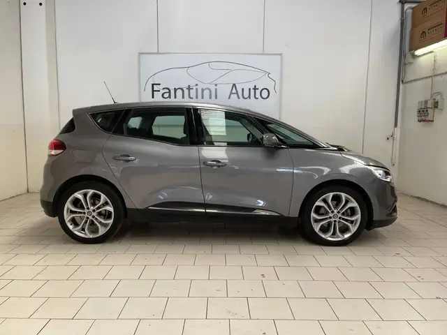 Renault Scenic view 2