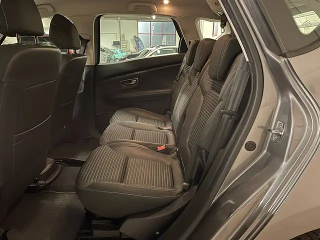 Renault Scenic view 9