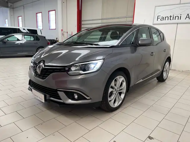 Renault Scenic view 6
