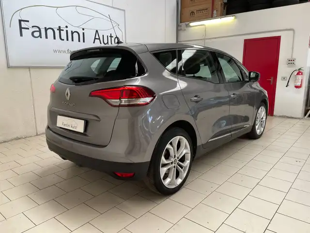 Renault Scenic view 3