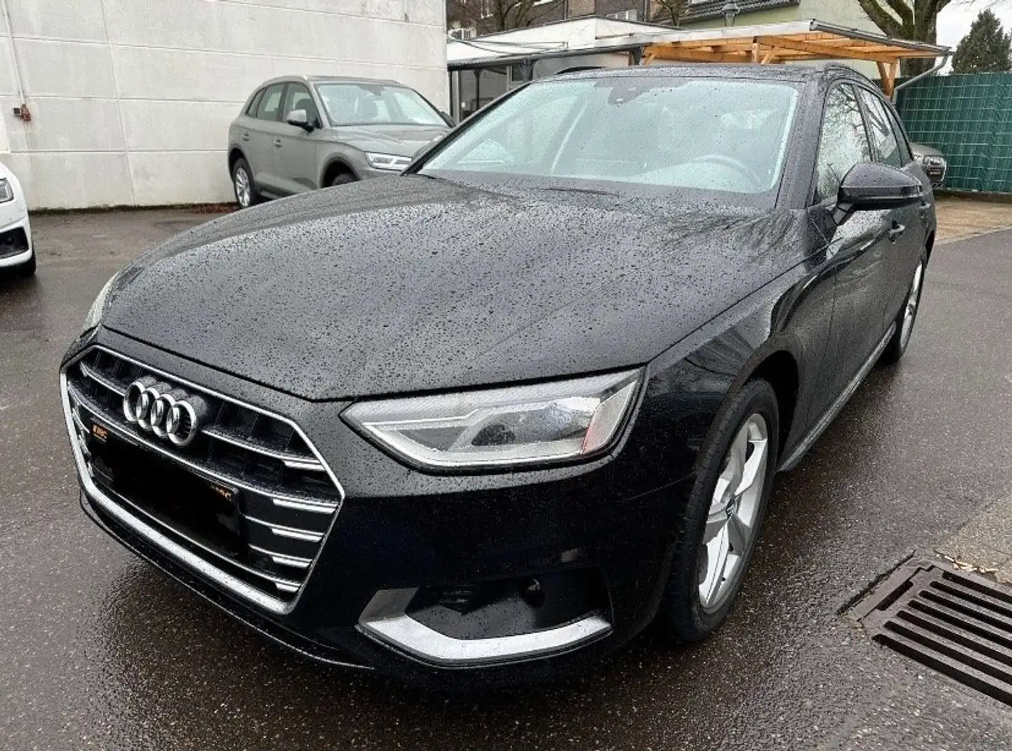 Audi A4 Avant 35 TDI crna - 1