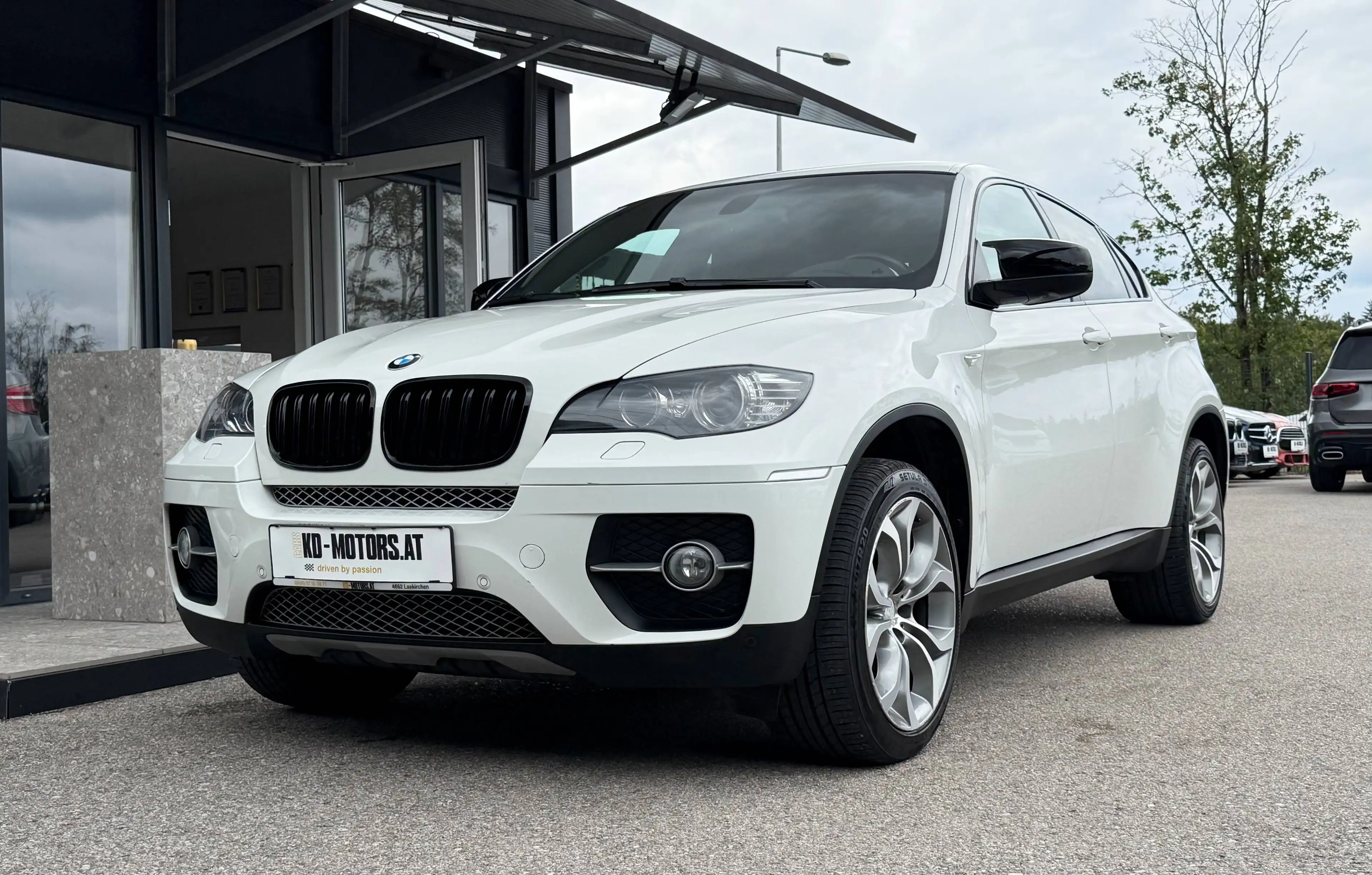 BMW X6 xDrive 40 d Aut. *AHK*Leder*Ambiente*R-Kamera*Navi*