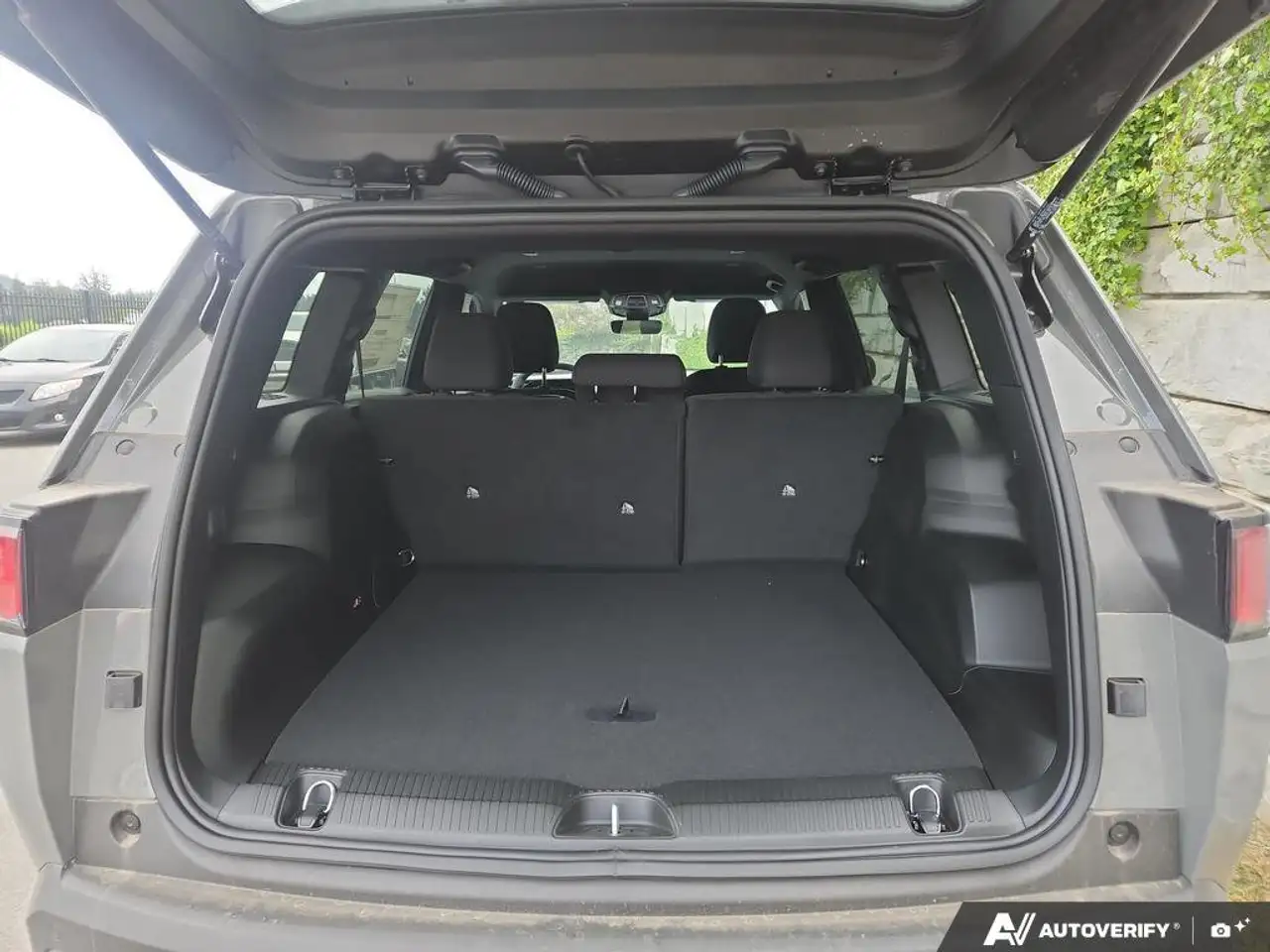 Jeep Cherokee снимка Jeep Cherokee