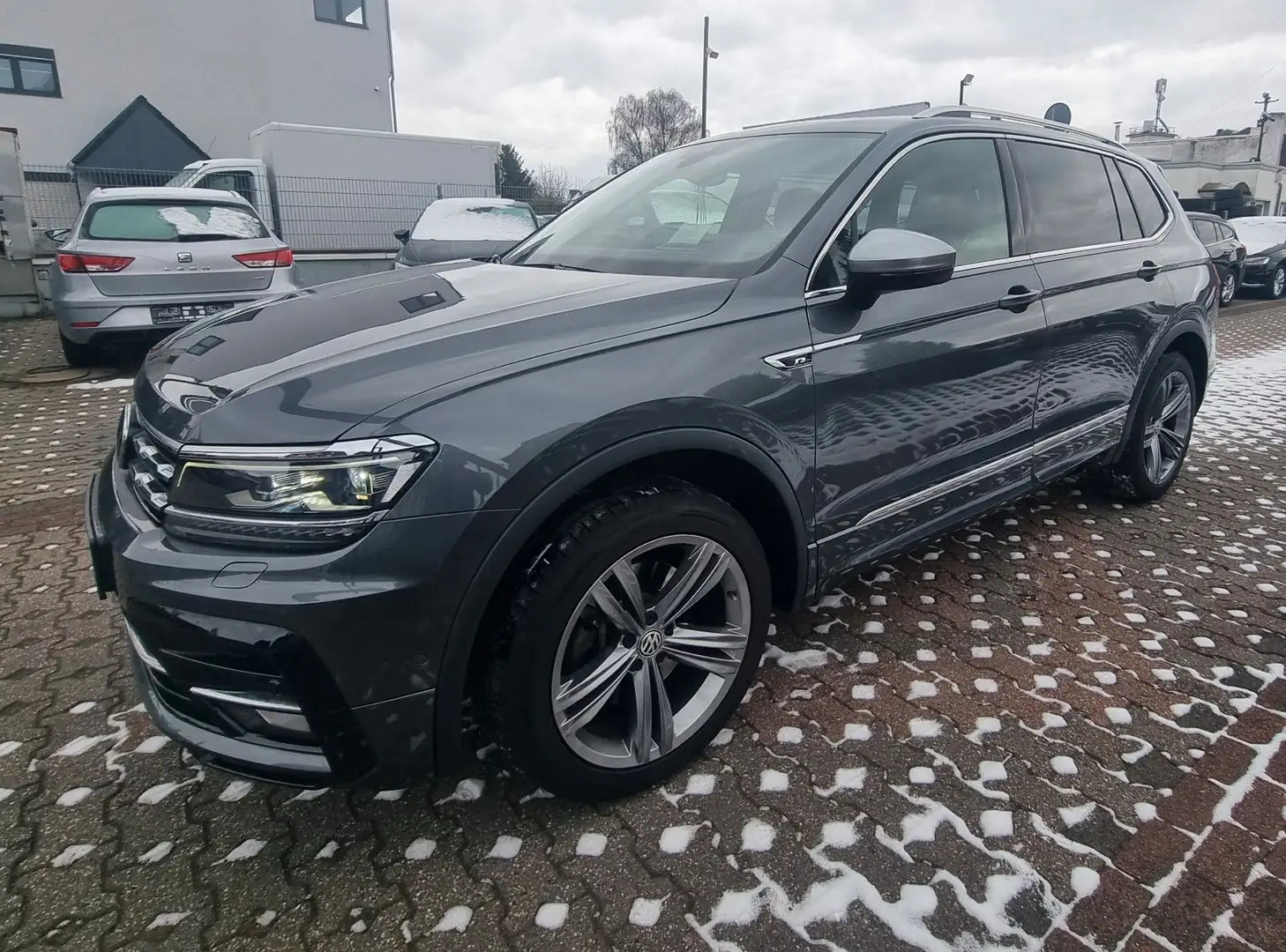 Volkswagen Tiguan Allspace Highline 4Motion-R-LINE-PANORAMA Grau - 1