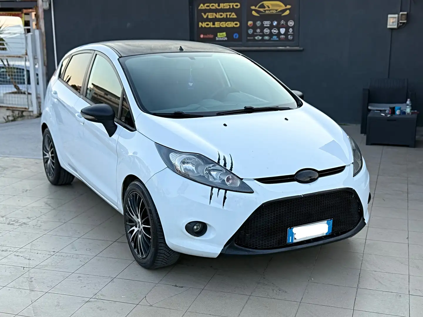 Ford Fiesta 5p 1.4 tdci Titanium Garanzia 12 Mesi - 1