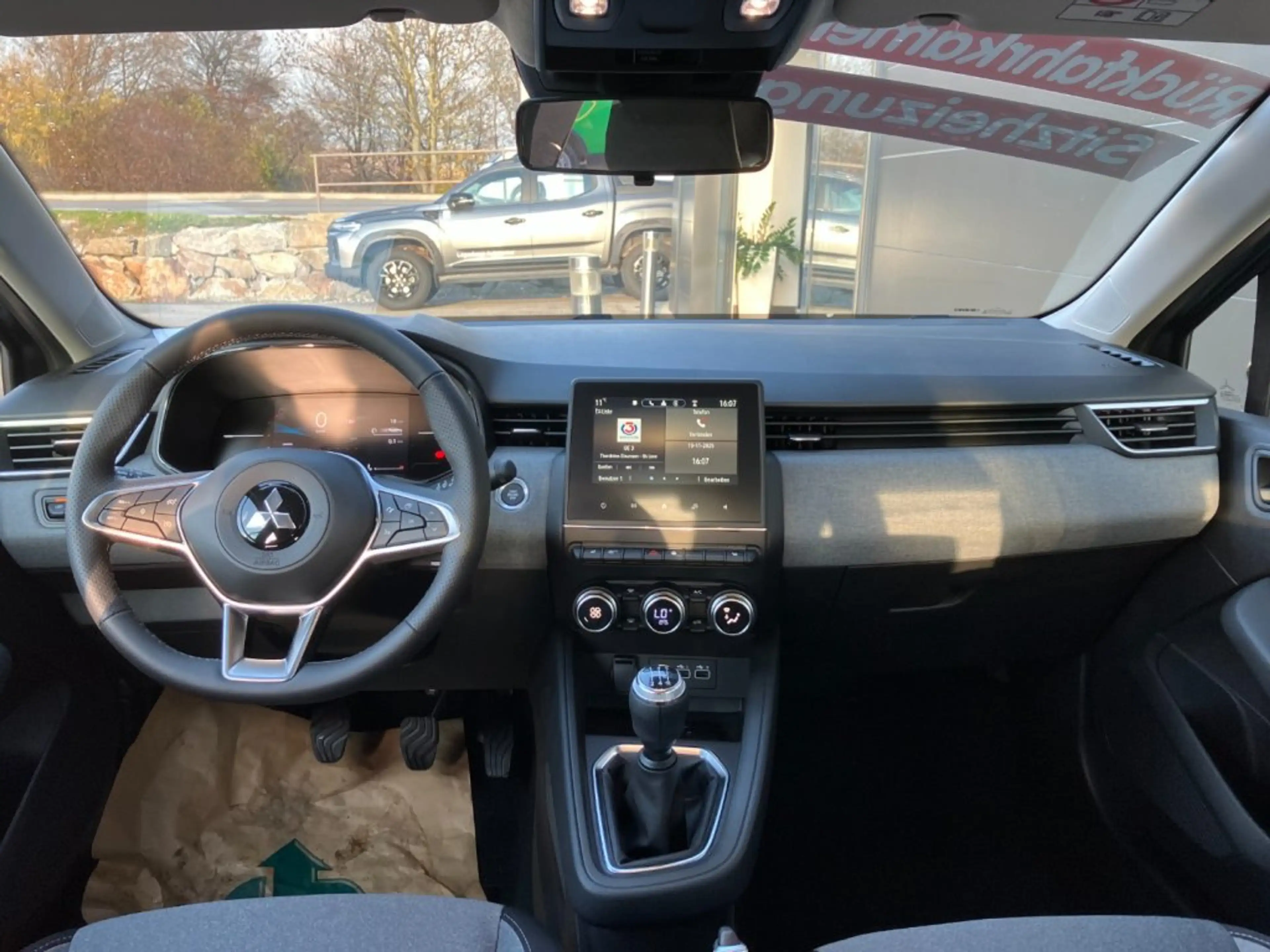 Mitsubishi Colt 1,0 MPI Invite C 25 — photo 14