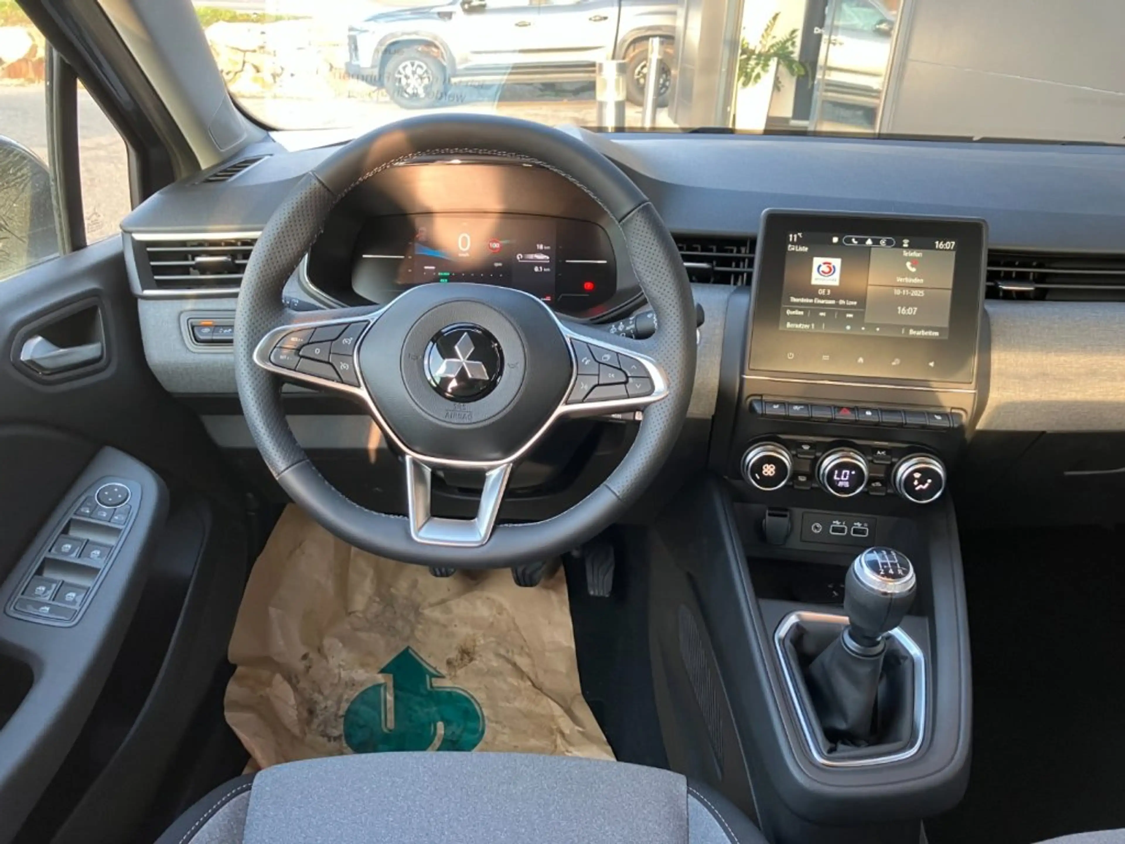 Mitsubishi Colt 1,0 MPI Invite C 25 — photo 15