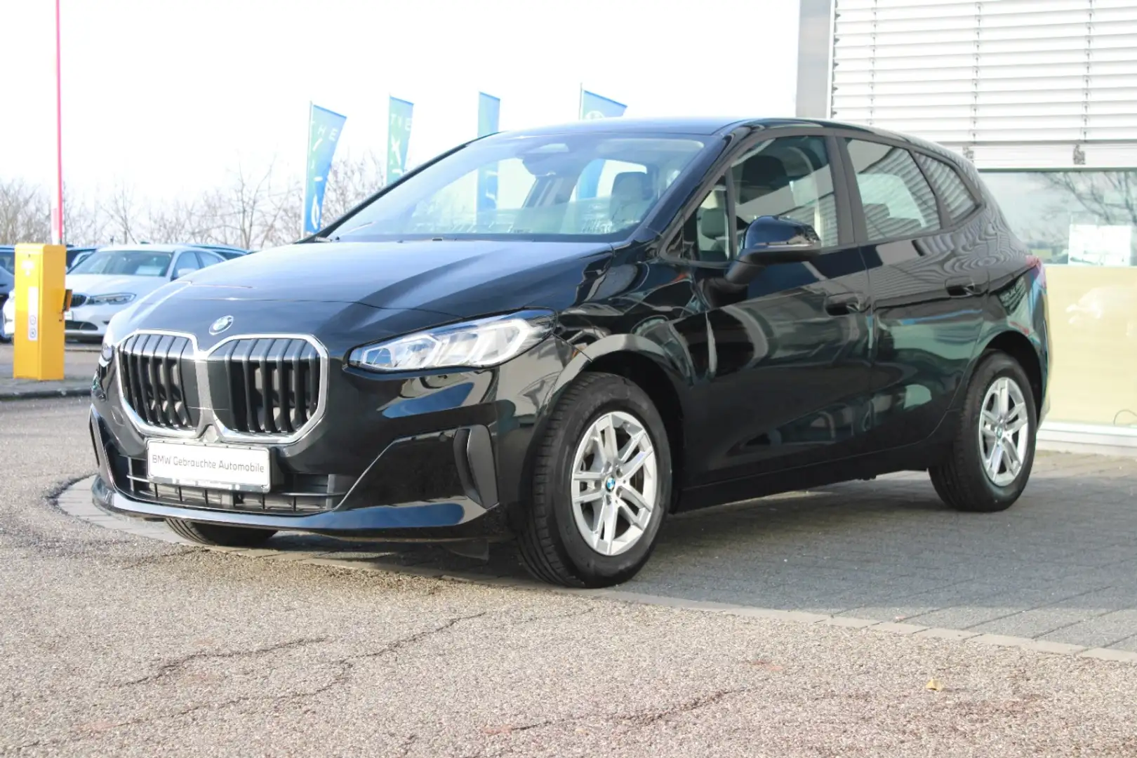 BMW 218 i Active Tourer Navi LED Kamera DAB SH Alu Schwarz - 1