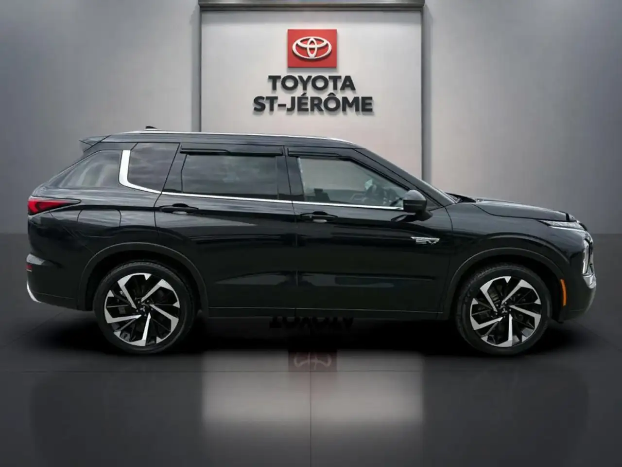 Mitsubishi Outlander снимка Mitsubishi Outlander