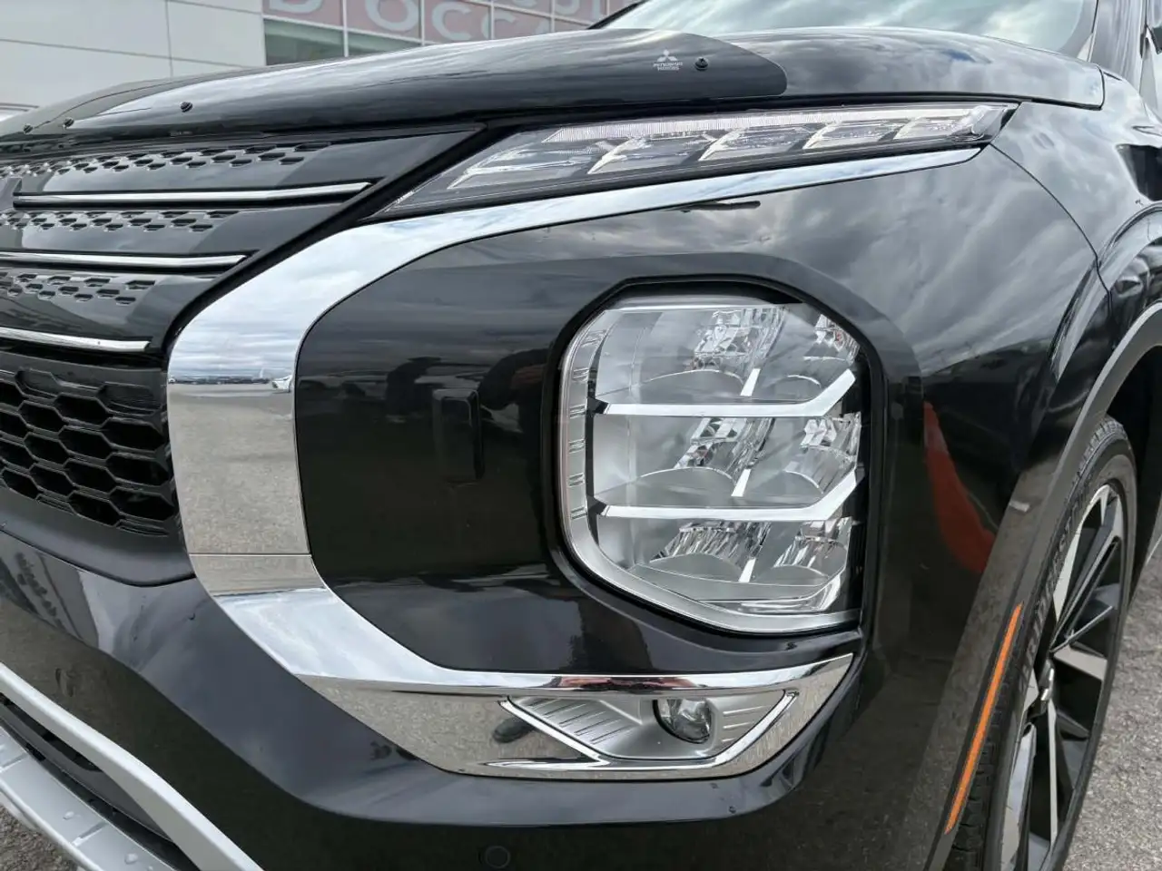 Mitsubishi Outlander снимка Mitsubishi Outlander